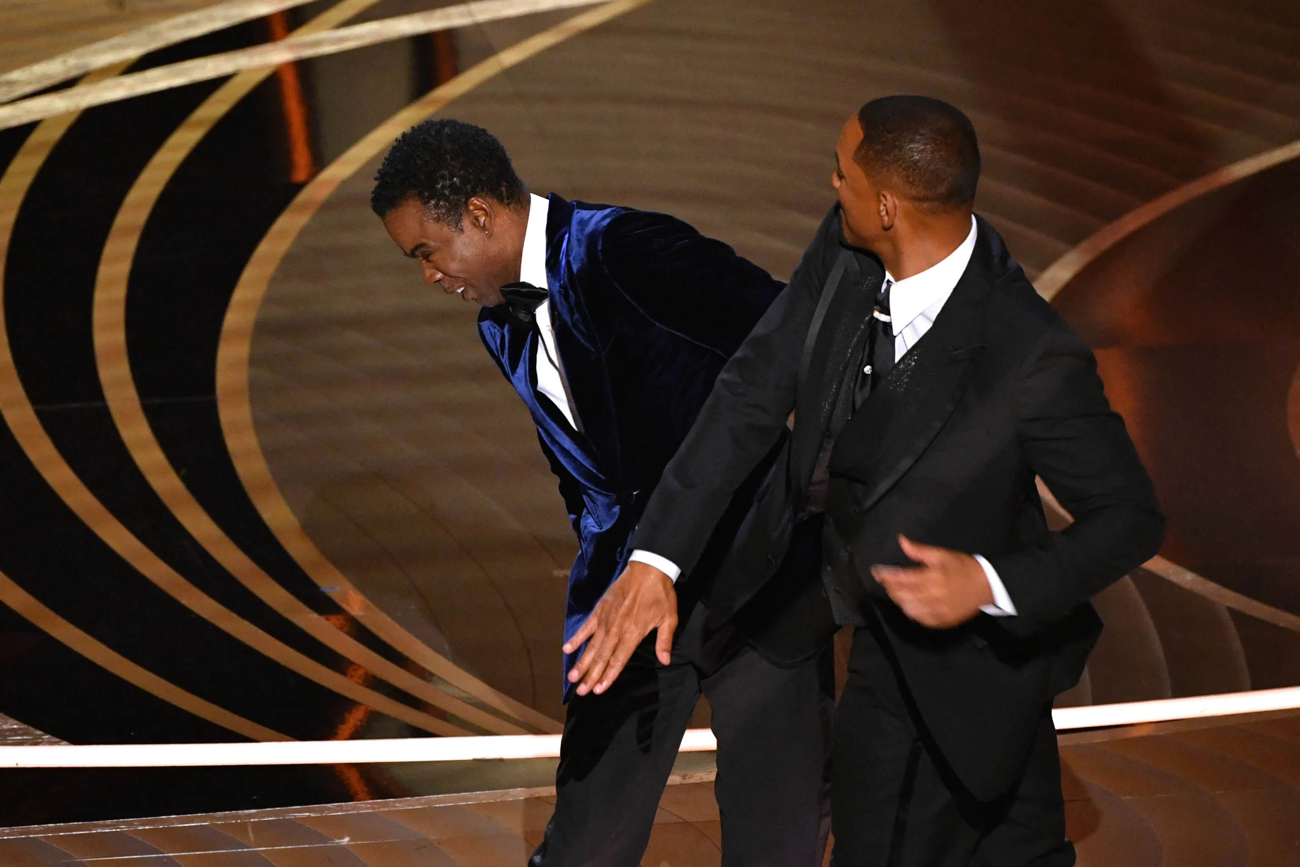 Chris Rock disses Will Smith's apology video