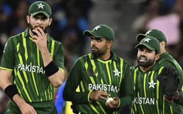 Pakistan team to travel with psychologist