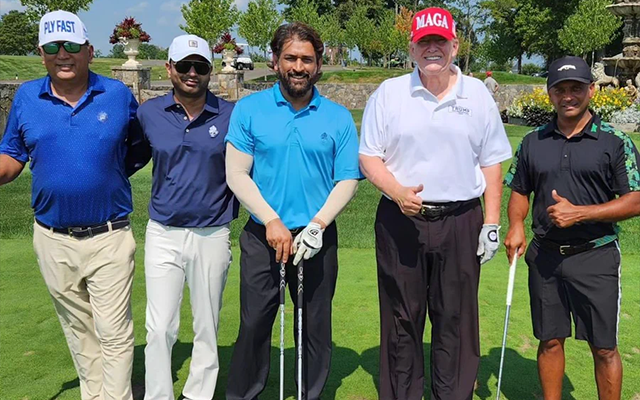 MS Dhoni playing Golf with Donald Trump (Source - Twitter)