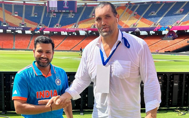 Rohit Sharma and The Great Khali (Source - Twitter)