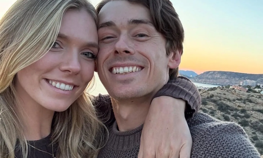 Tennis stars Katie Boulter and Alex de Minaur announce their engagement, sharing exciting news before the 2025 tennis season begins.